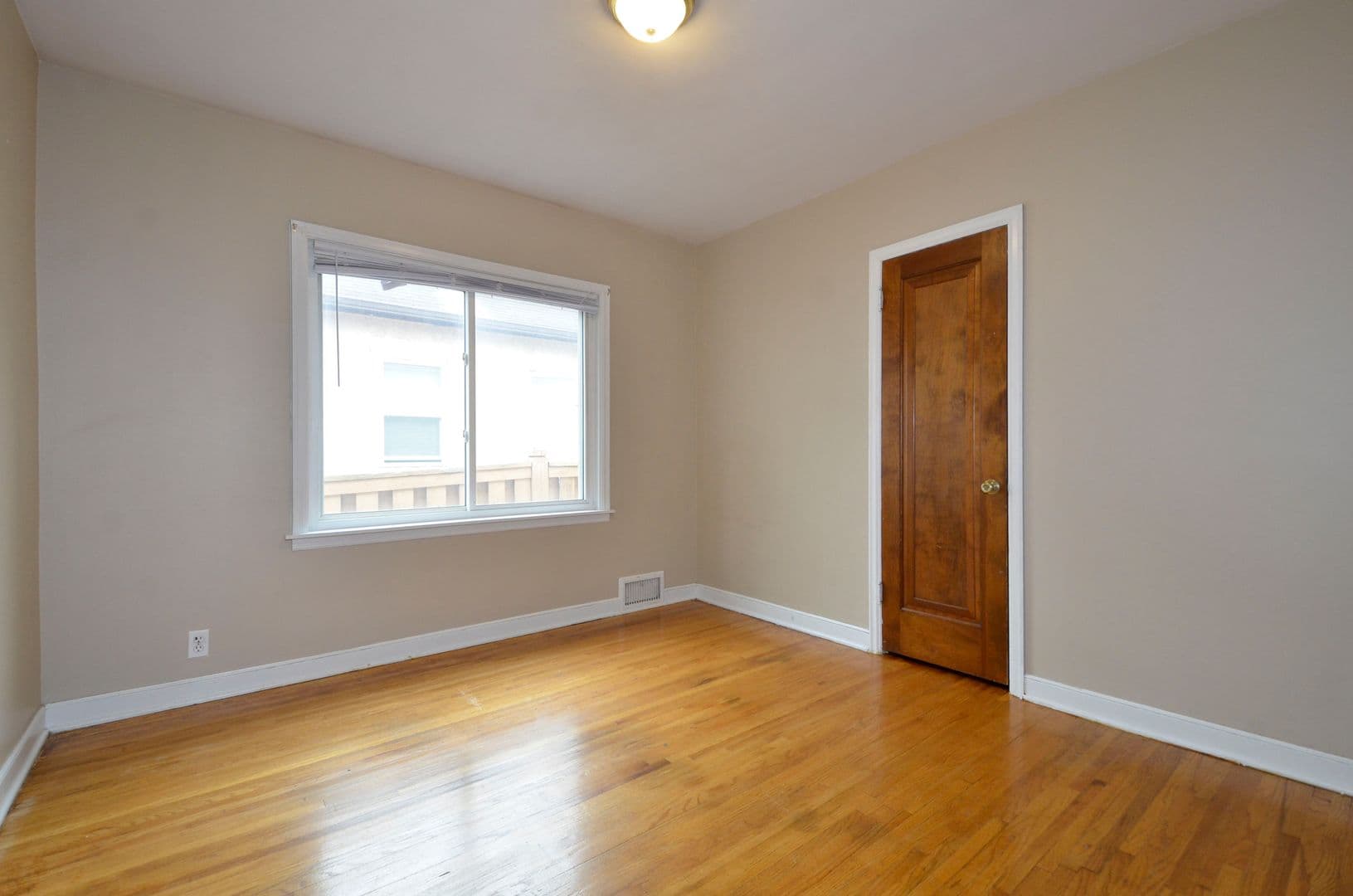 Minneapolis Apartment: 4329-4331 Thomas ave N