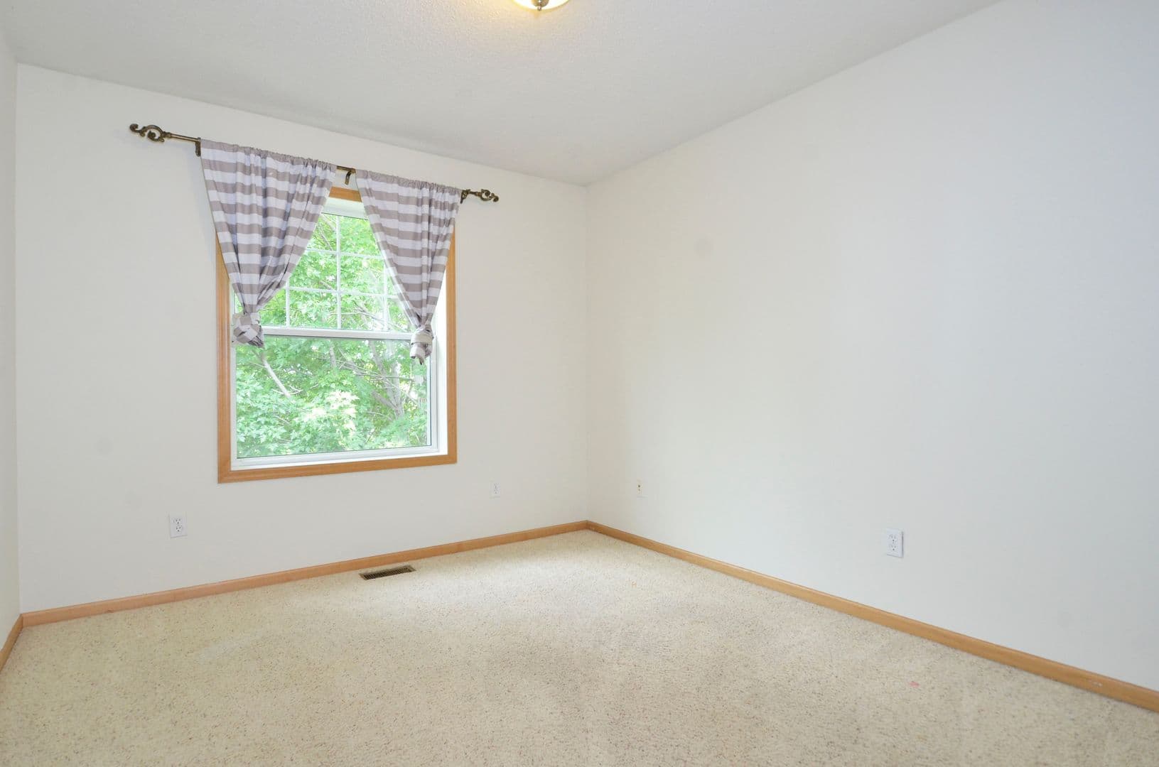 Blaine Townhome: 11296 Baltimore St NE, Unit B
