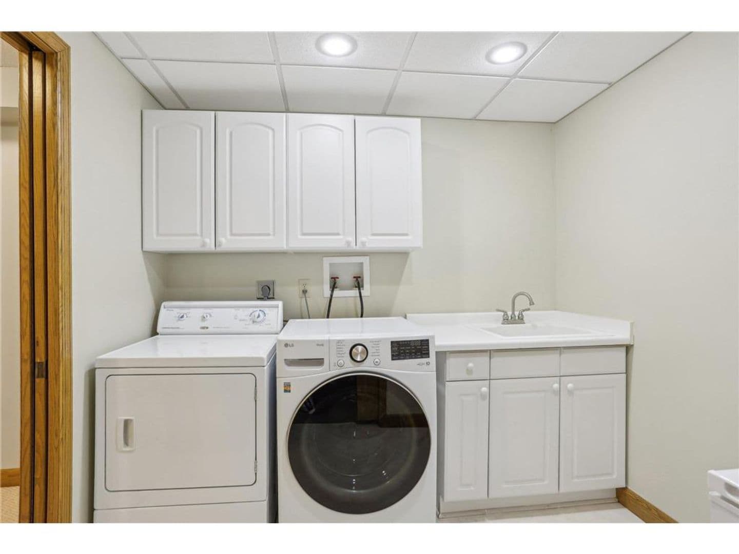 Woodbury House: 8671 Pheasant Run Road