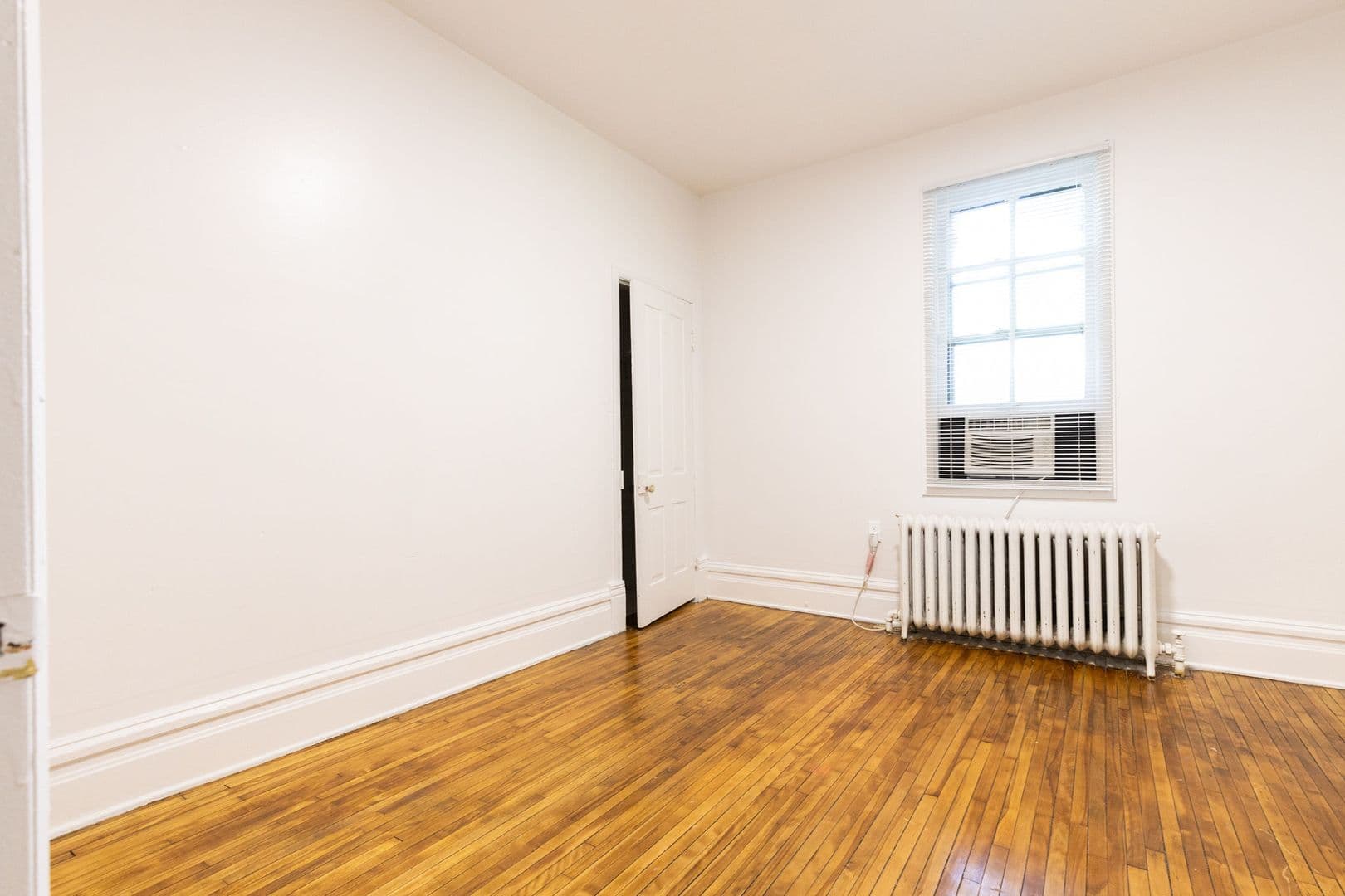 Minneapolis Apartment: 1406 15th Ave N