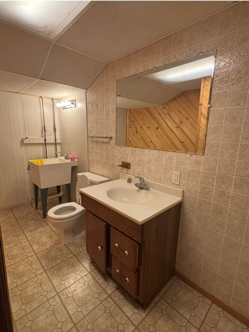 Mankato House: 106 Merlin Circle