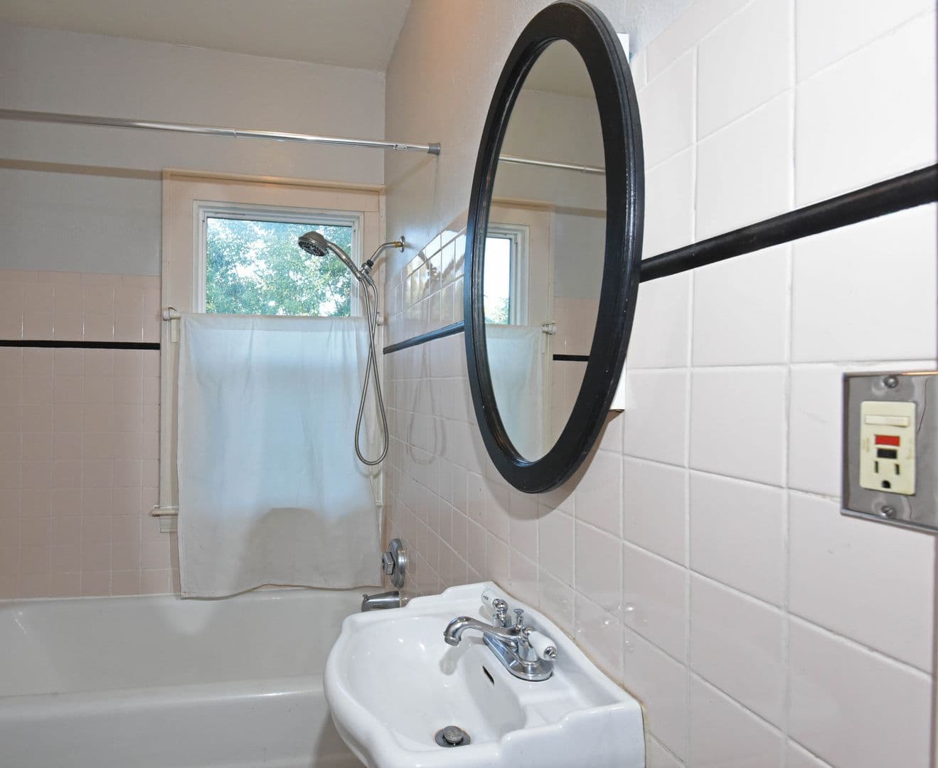 Minneapolis House: 130 West 44th St