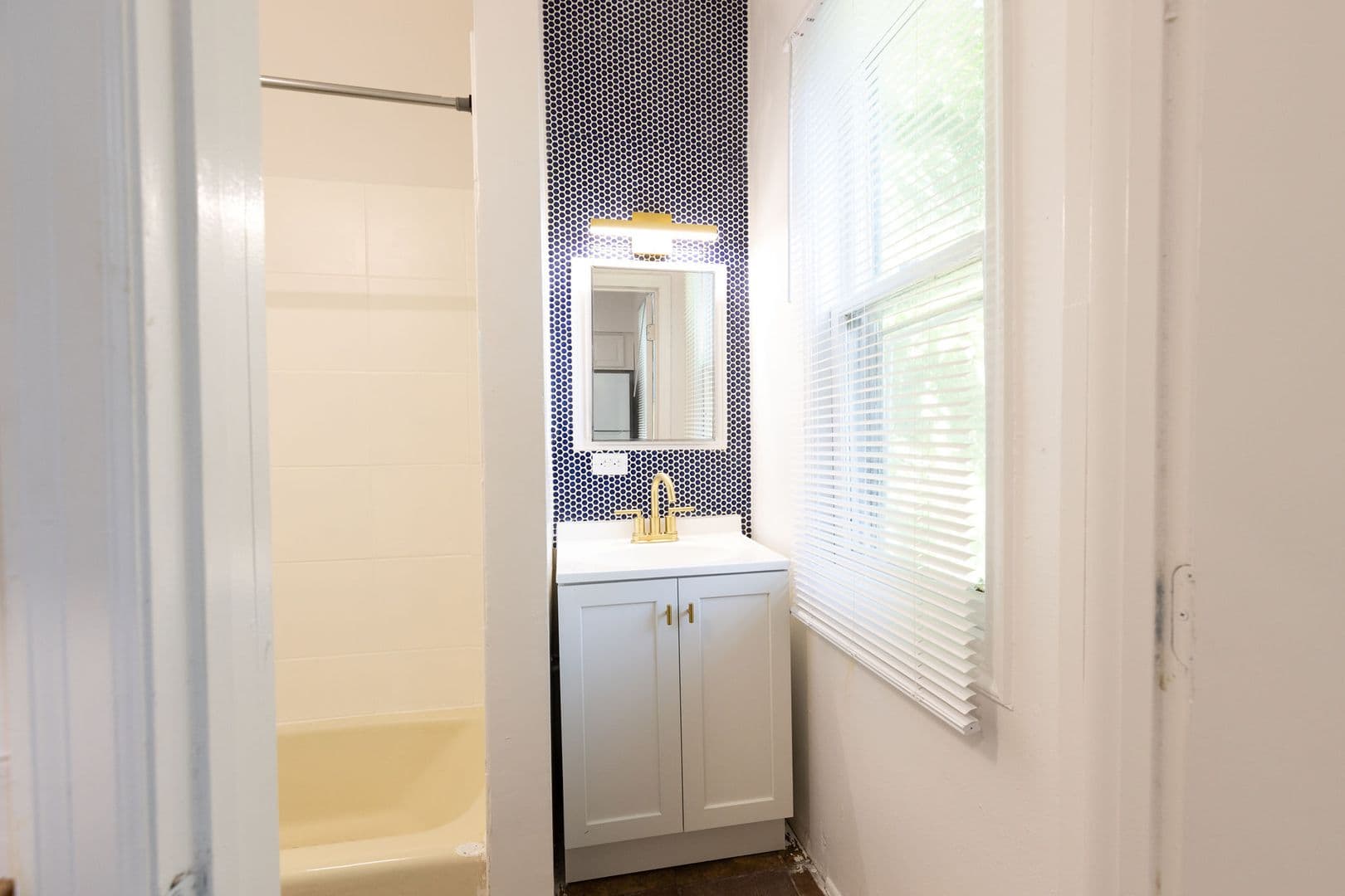 Minneapolis Apartment: 1406 15th Ave N