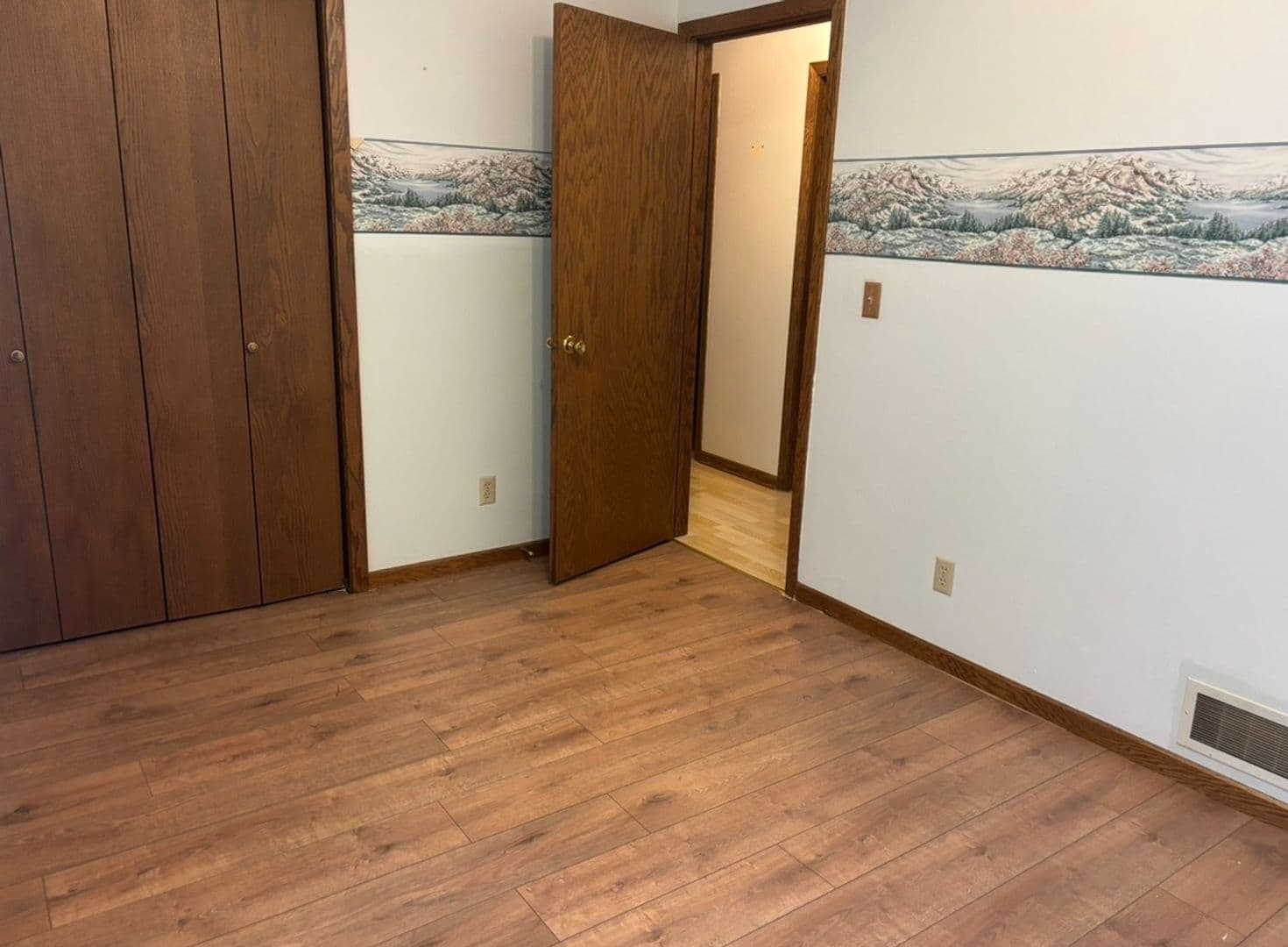 Mankato House: 106 Merlin Circle