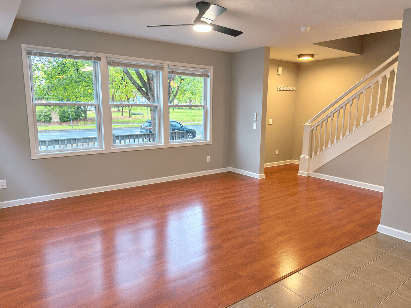 Minneapolis Apartment: 629 Oak St SE #1