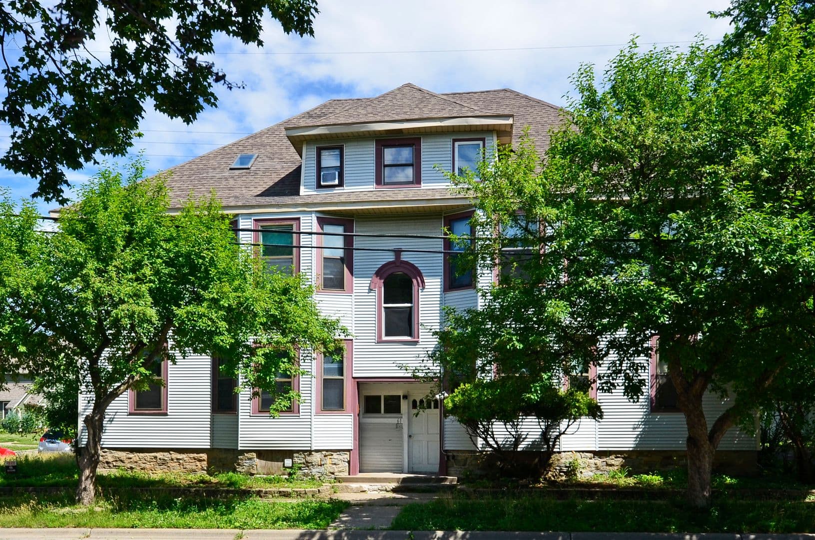 St Paul Apartment: 61 Delos St W - 4