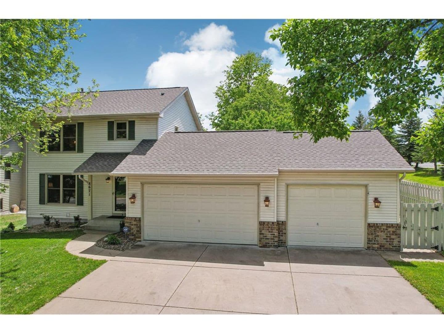 Woodbury House: 8671 Pheasant Run Road