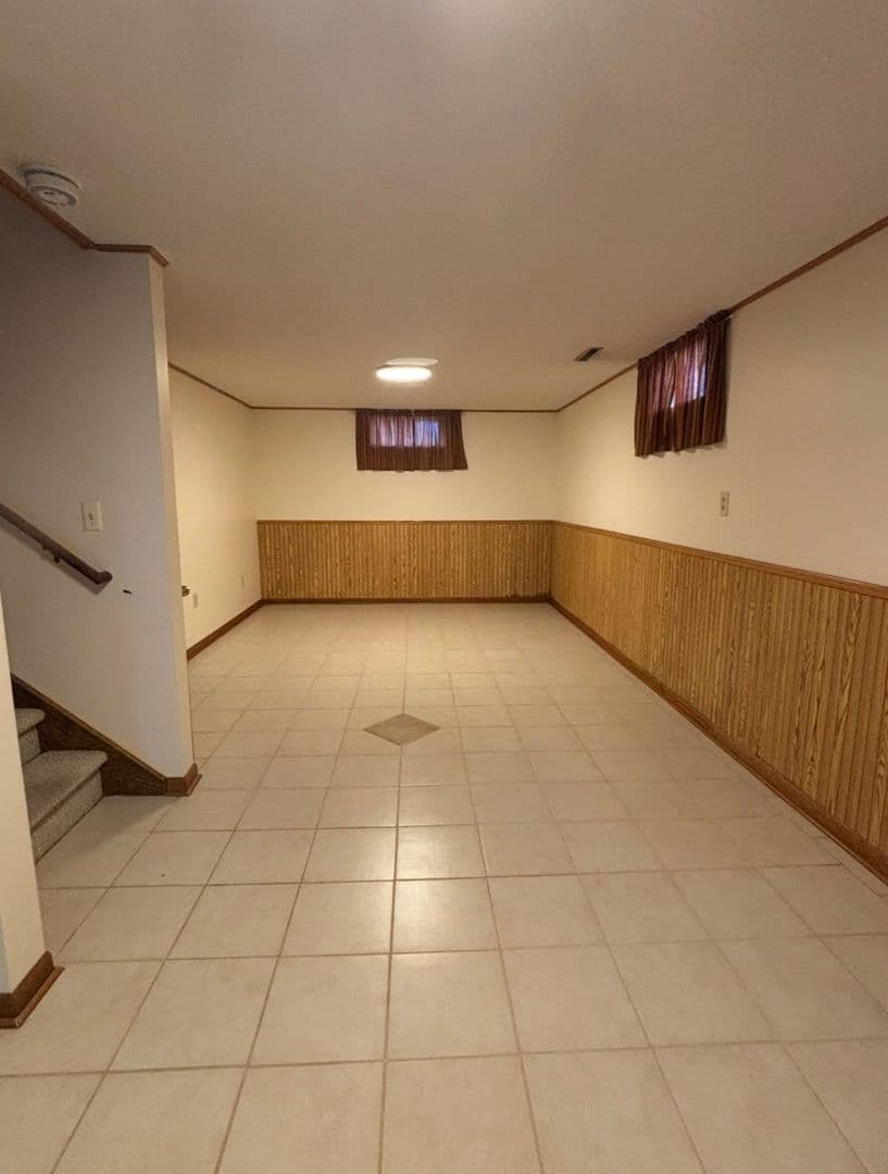 Mankato House: 106 Merlin Circle