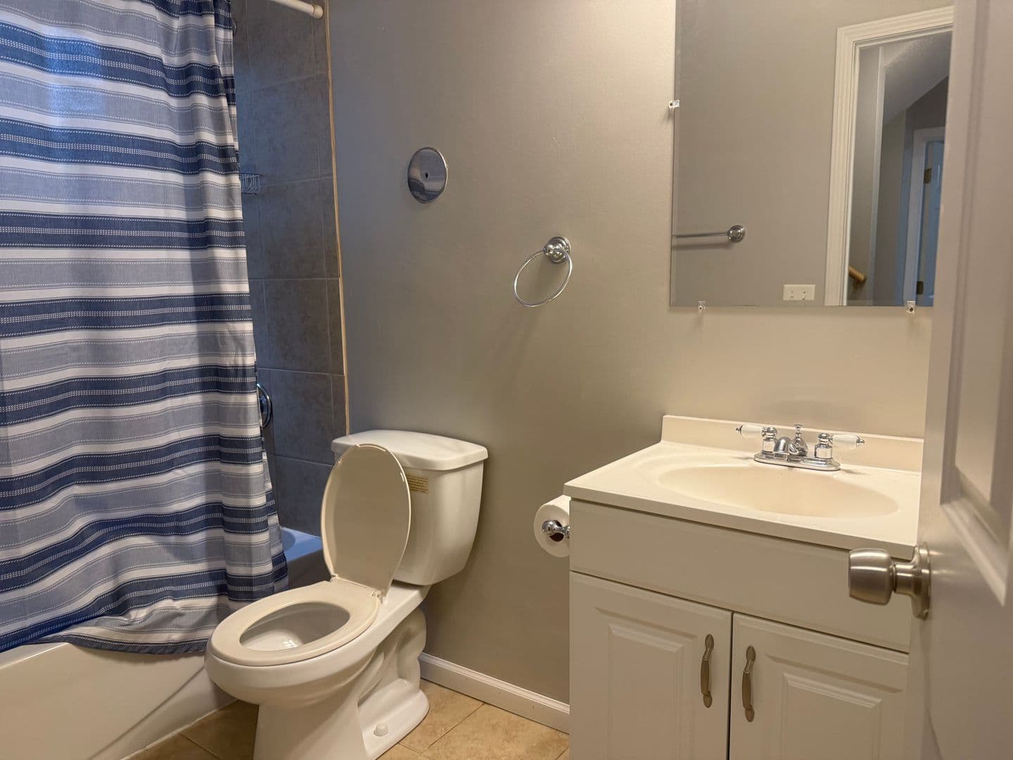 Minneapolis Apartment: 629 Oak St SE #1