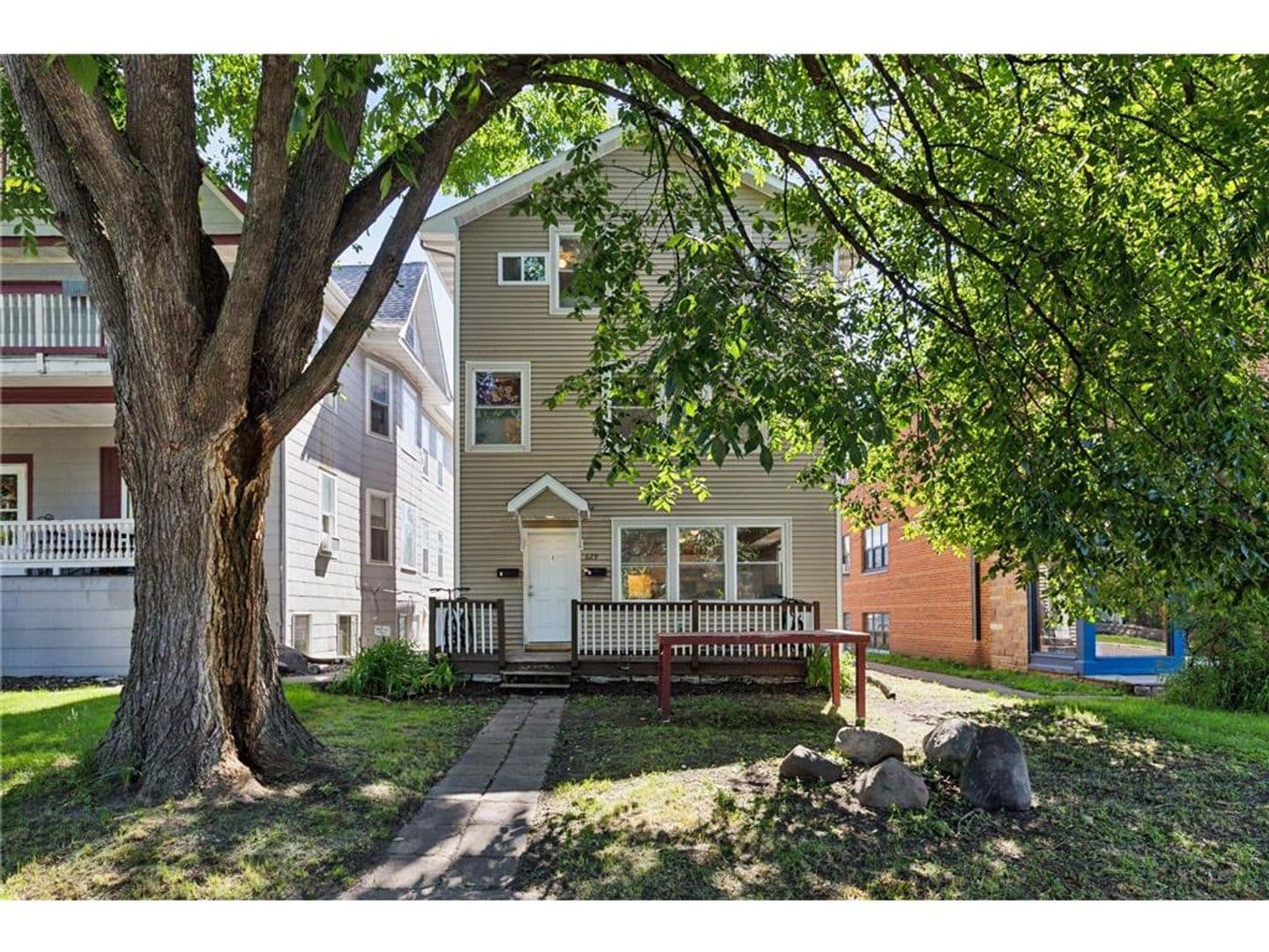 Minneapolis Apartment: 629 Oak St SE #1