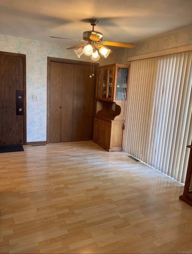 Mankato House: 106 Merlin Circle