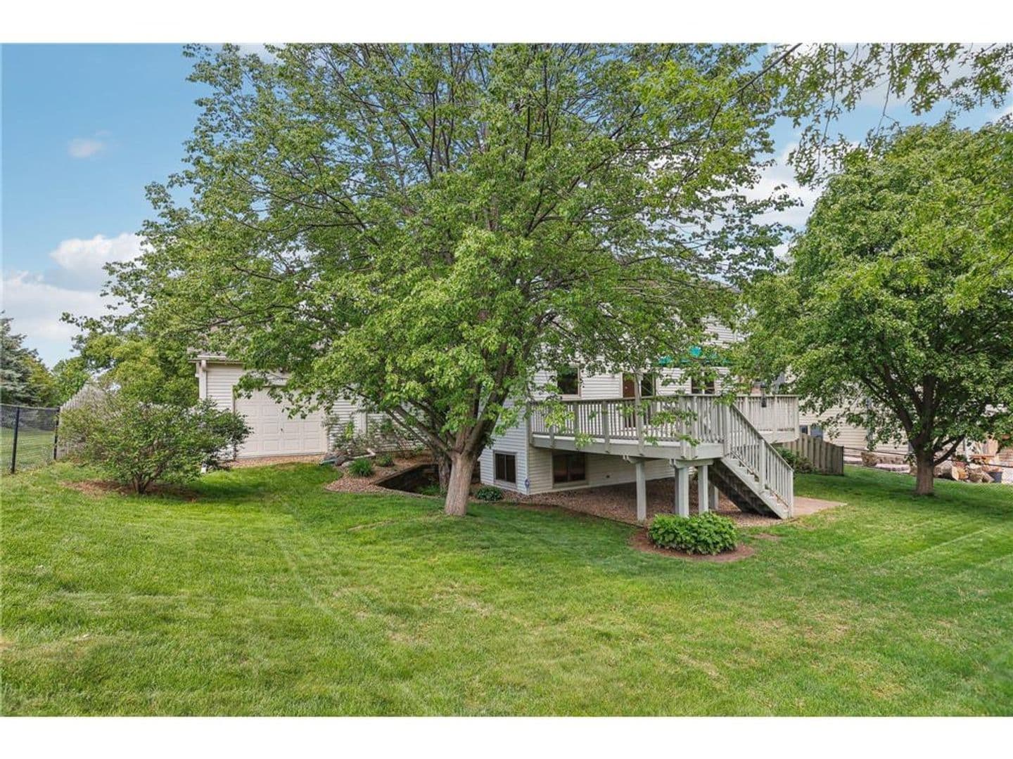 Woodbury House: 8671 Pheasant Run Road