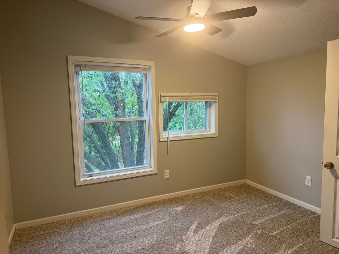 Minneapolis Apartment: 629 Oak St SE #1