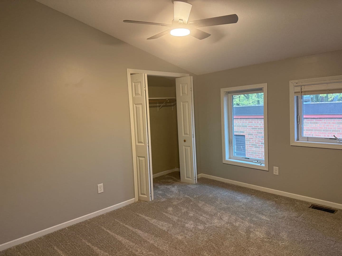 Minneapolis Apartment: 629 Oak St SE #1