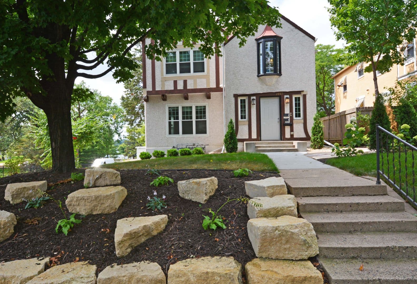 Minneapolis Apartment: 3552 Irving Ave S