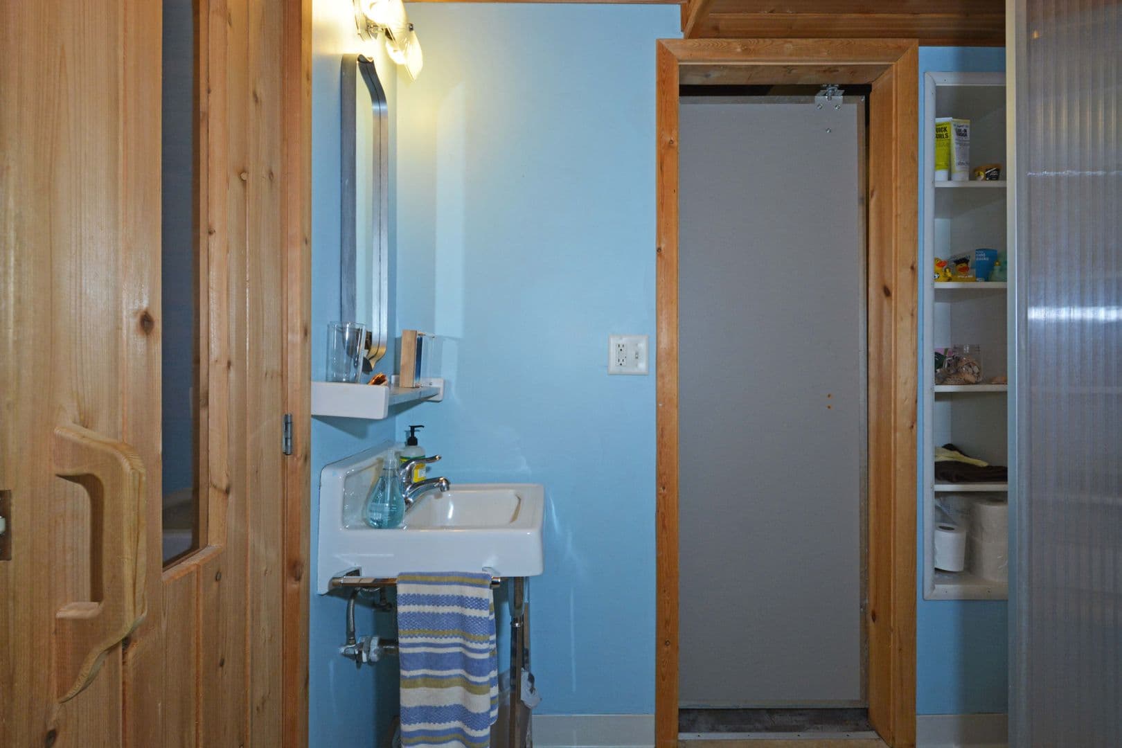 Robbinsdale House: 3209 Chowen Ave N