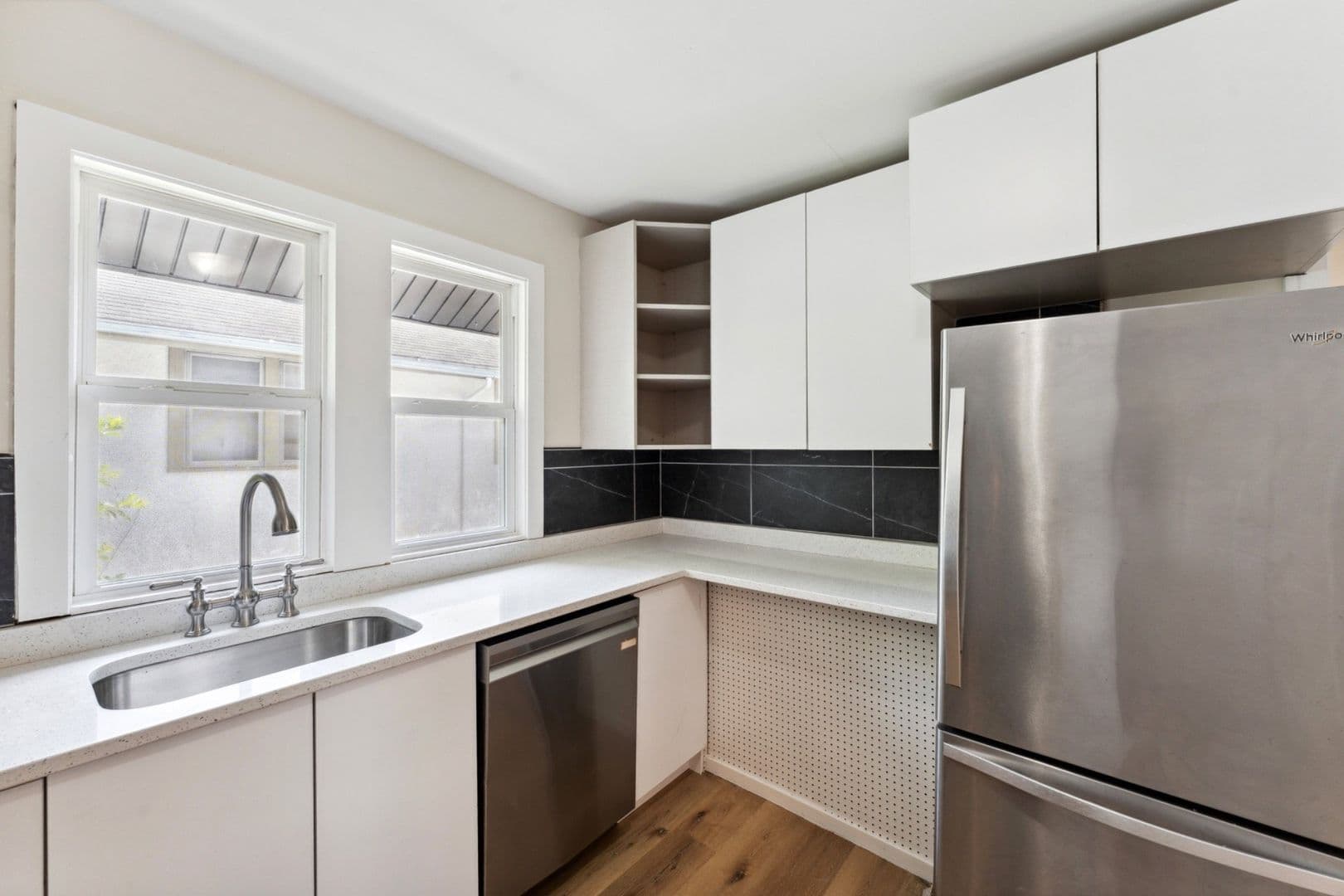 St Paul Apartment: 987 Dayton Ave