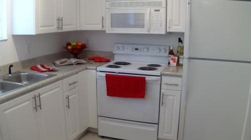 West Palm Beach Apartment: 1963 Brandywine Road #106