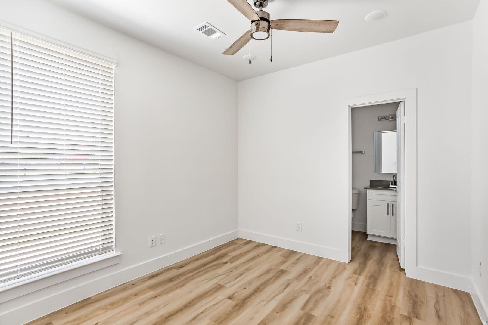 Fort Worth Apartment: 2505 Benbrook Blvd