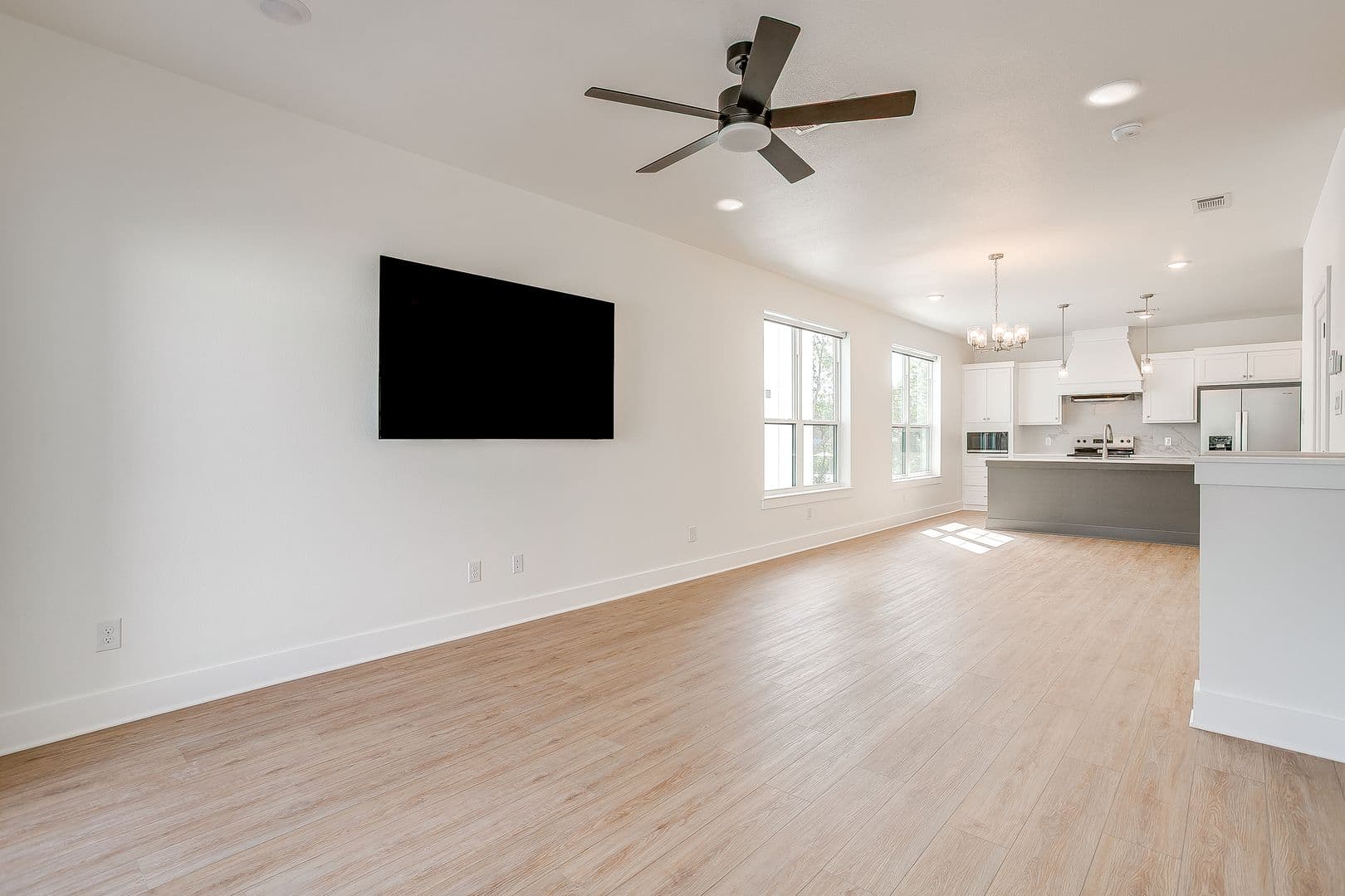 Fort Worth Apartment: 2335 Benbrook Blvd