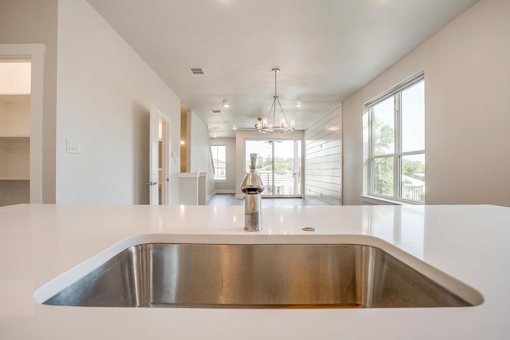 Fort Worth Apartment: 2321 Benbrook Blvd