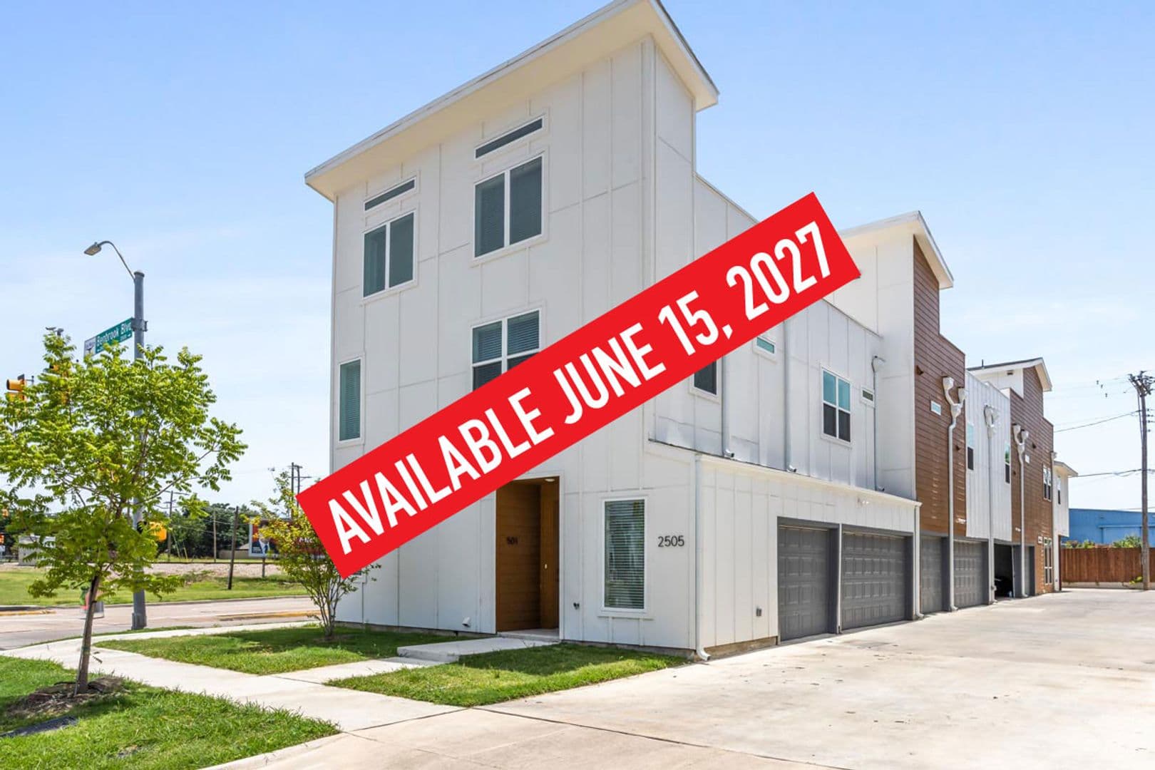 Fort Worth Apartment: 2505 Benbrook Blvd