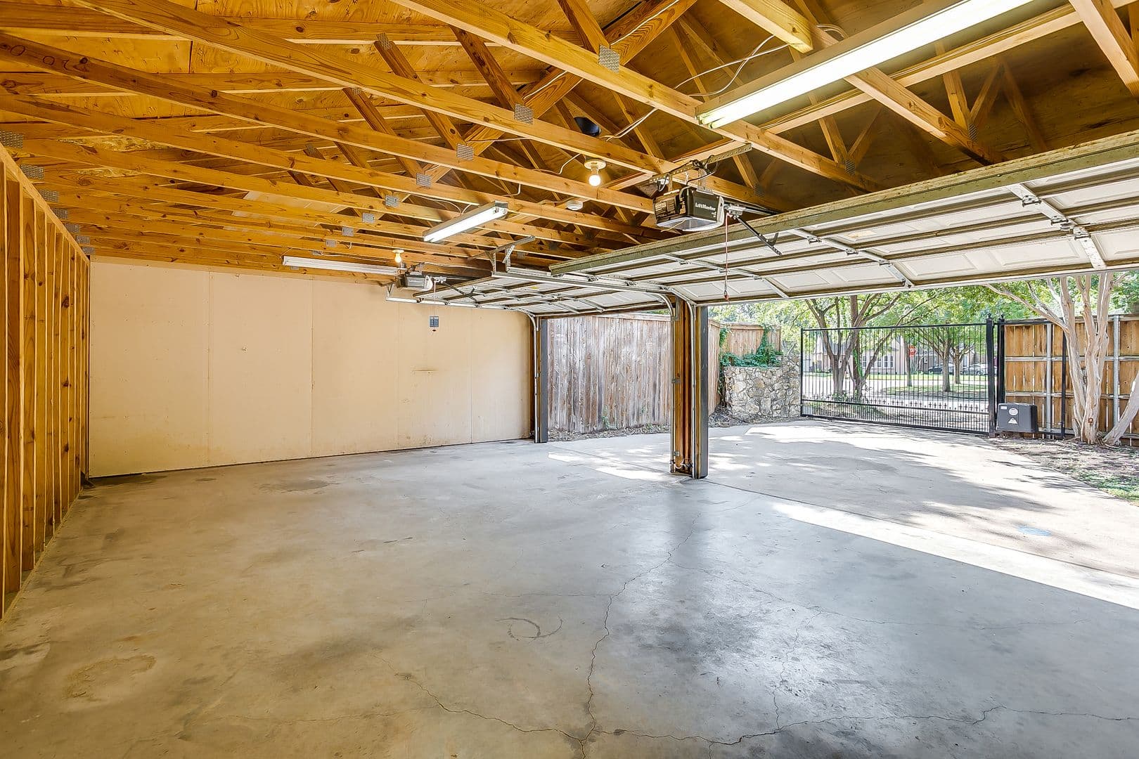 Fort Worth Apartment: 3257 Greene Ave