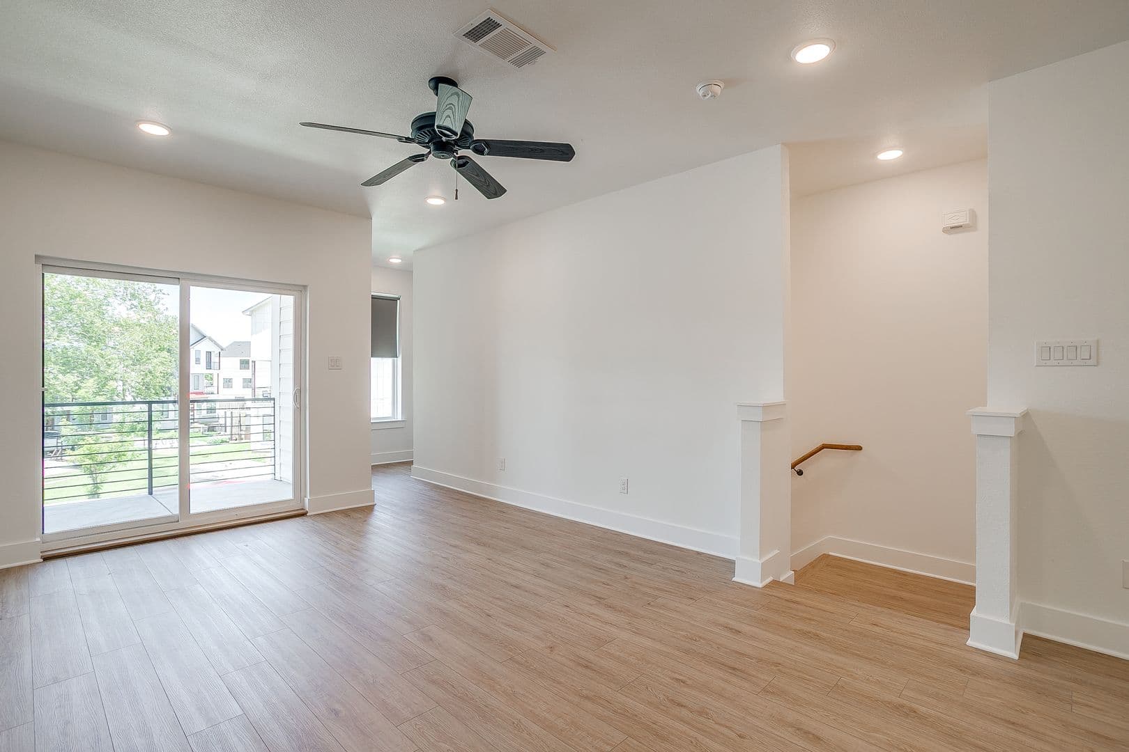 Fort Worth Apartment: 2347 Benbrook Blvd