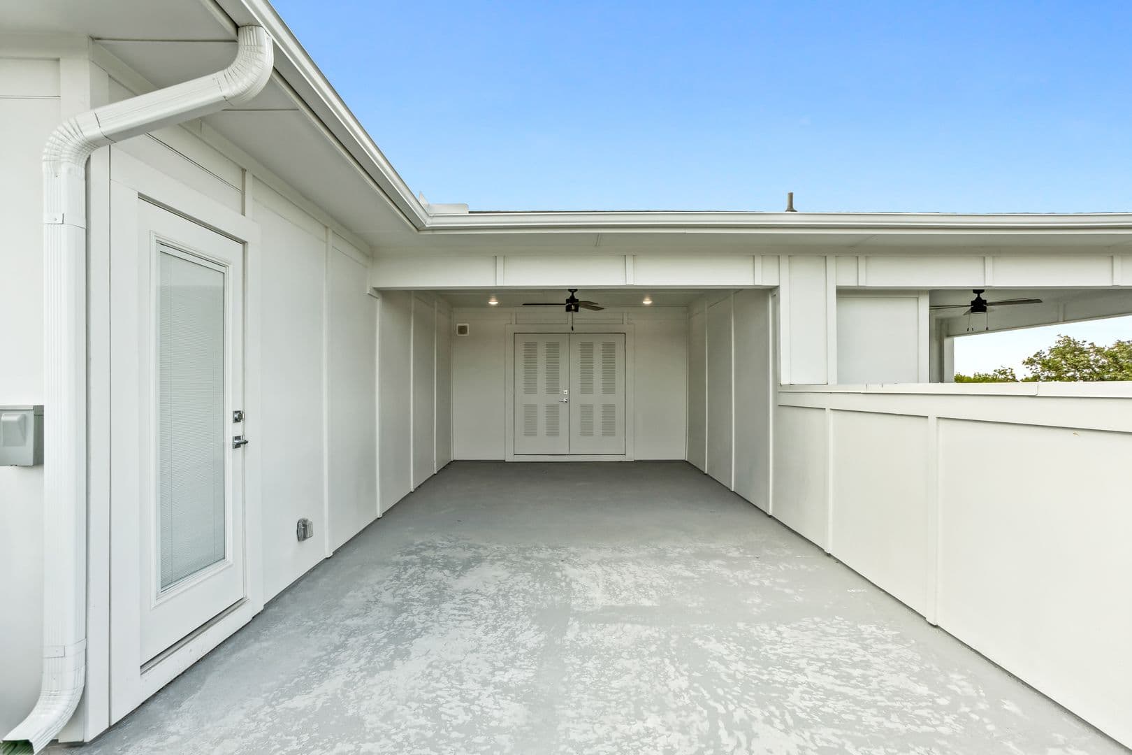Fort Worth Apartment: 2400 Benbrook Dr