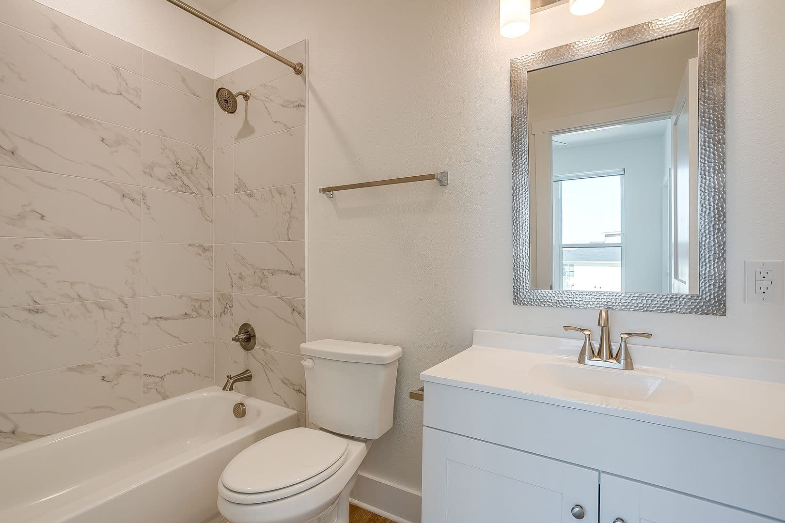 Fort Worth Apartment: 2333 Benbrook Blvd