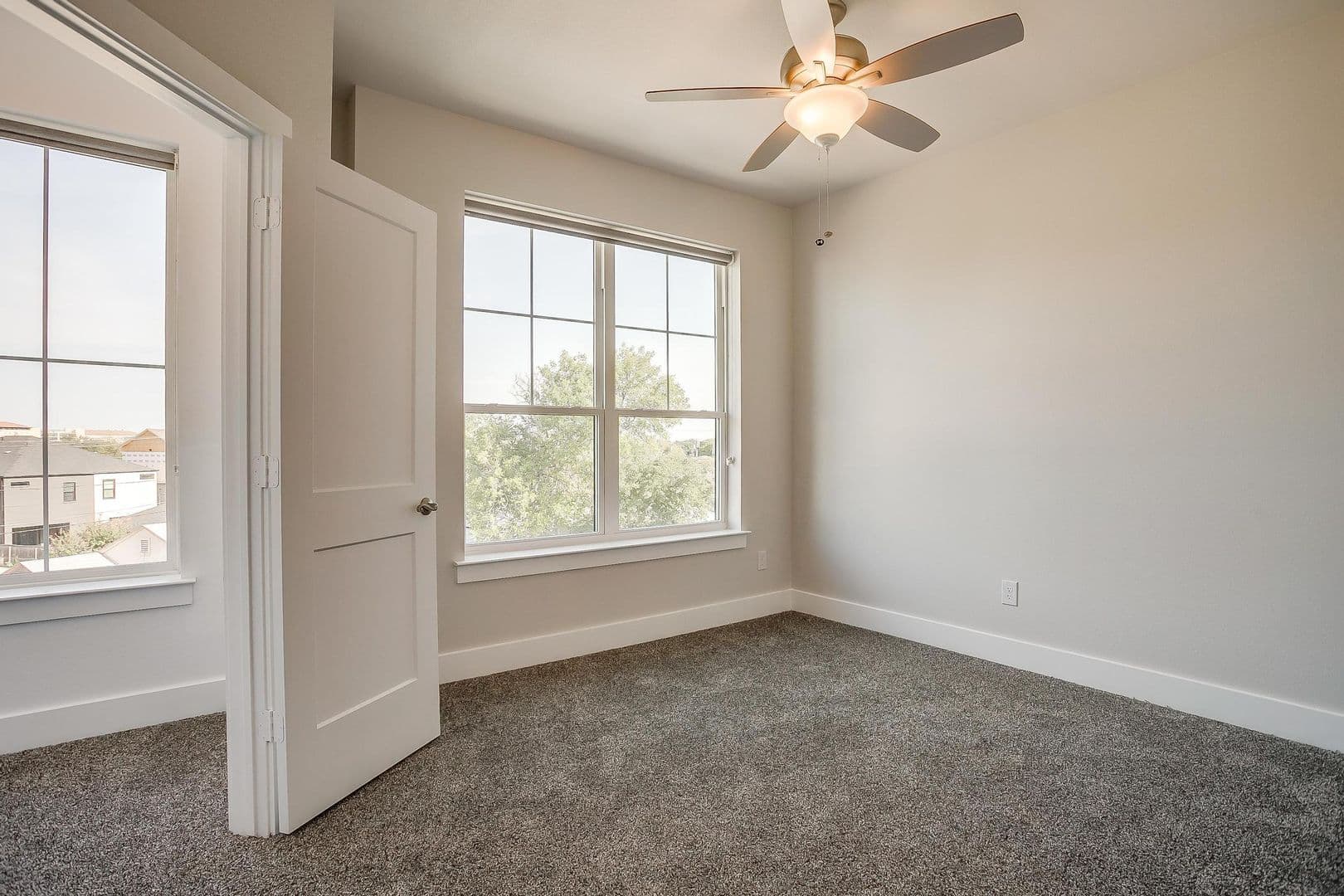 Fort Worth Apartment: 2323 Benbrook Blvd
