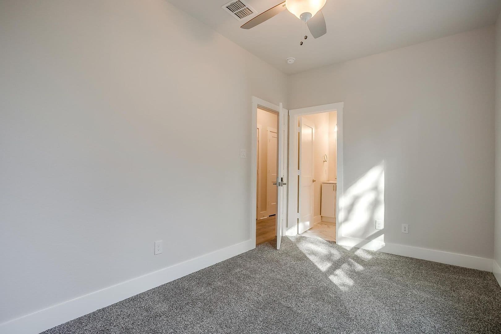 Fort Worth Apartment: 2321 Benbrook Blvd