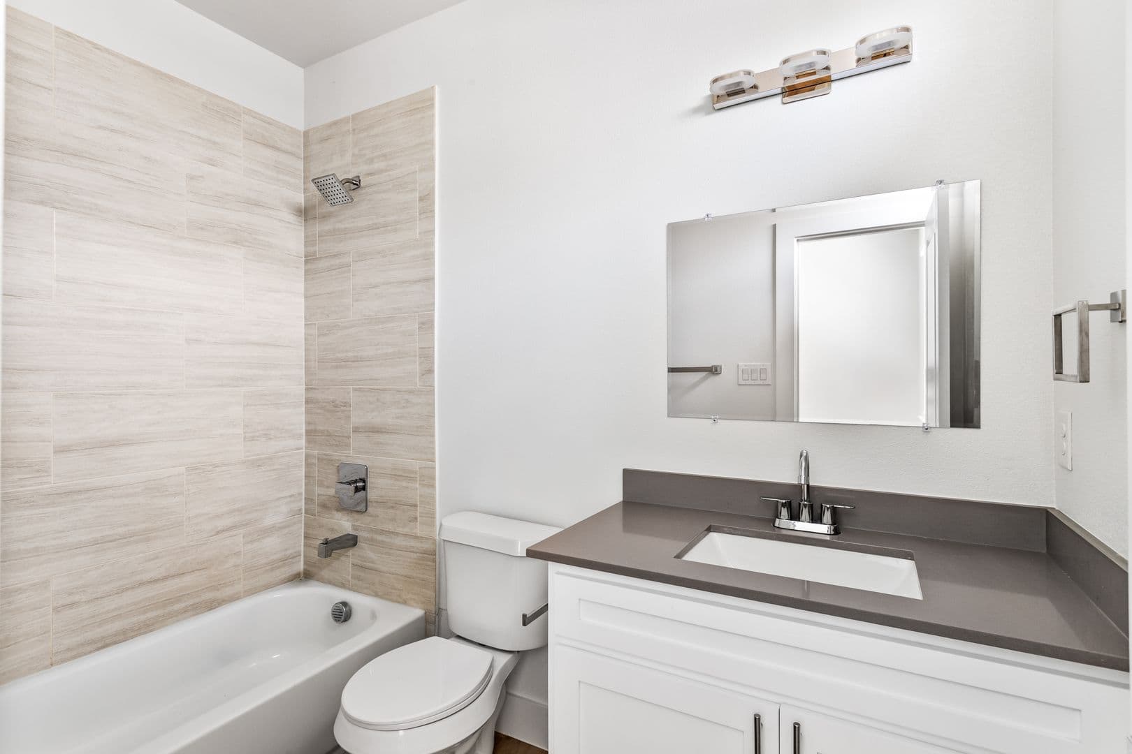 Fort Worth Apartment: 2505 Benbrook