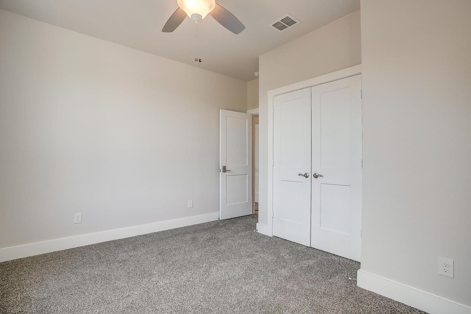 Fort Worth Apartment: 2323 Benbrook Blvd