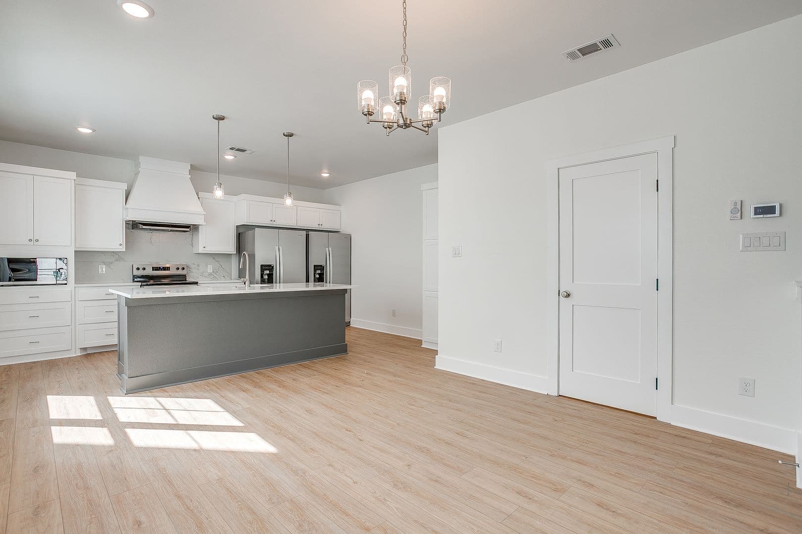 Fort Worth Apartment: 2335 Benbrook Blvd