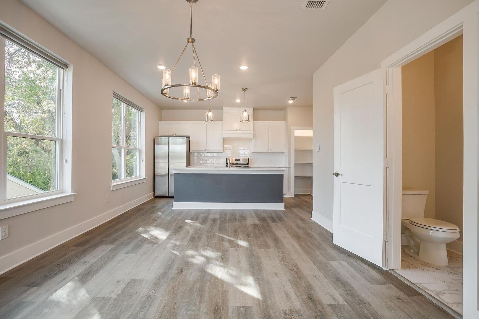 Fort Worth Apartment: 2321 Benbrook Blvd