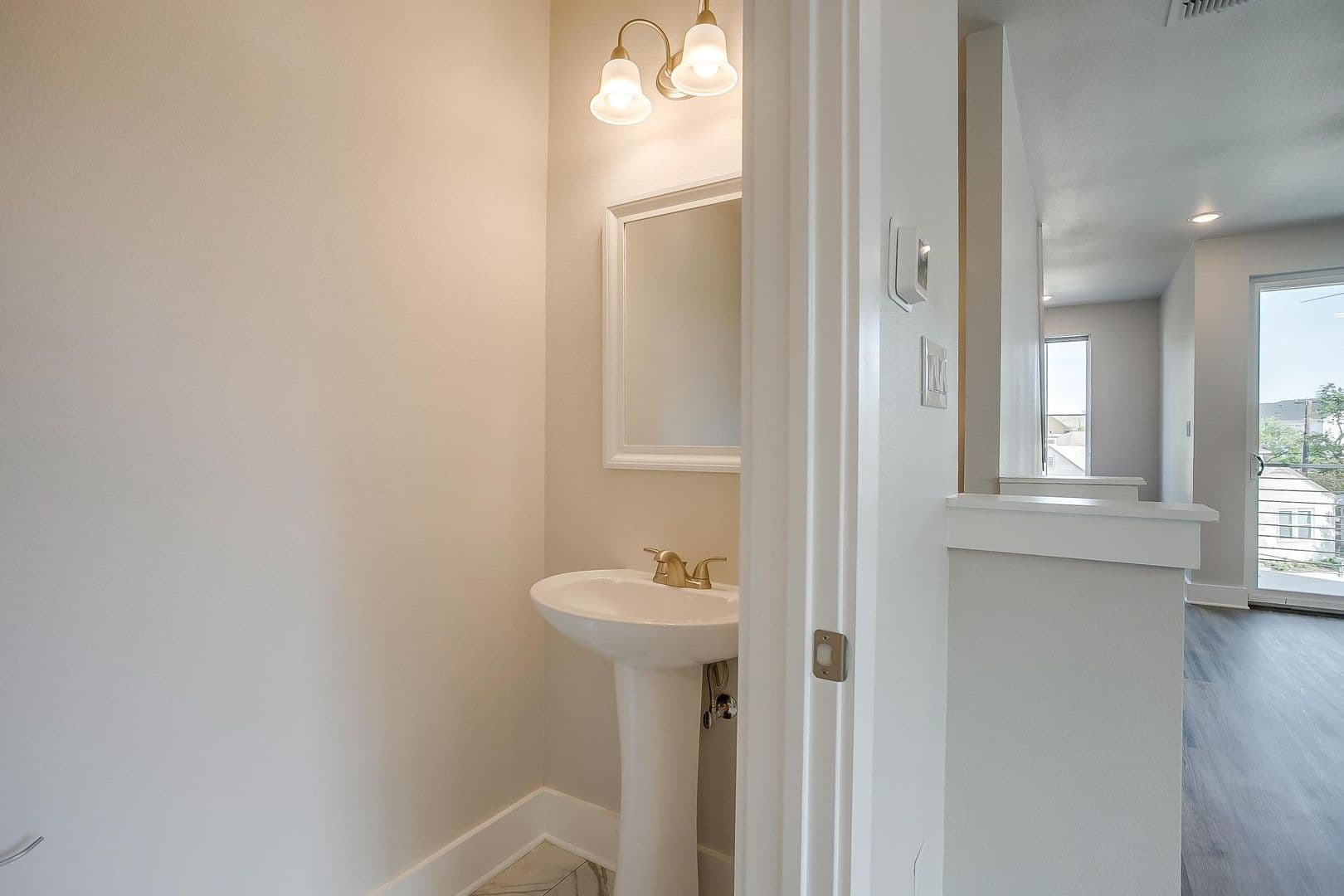 Fort Worth Apartment: 2321 Benbrook Blvd