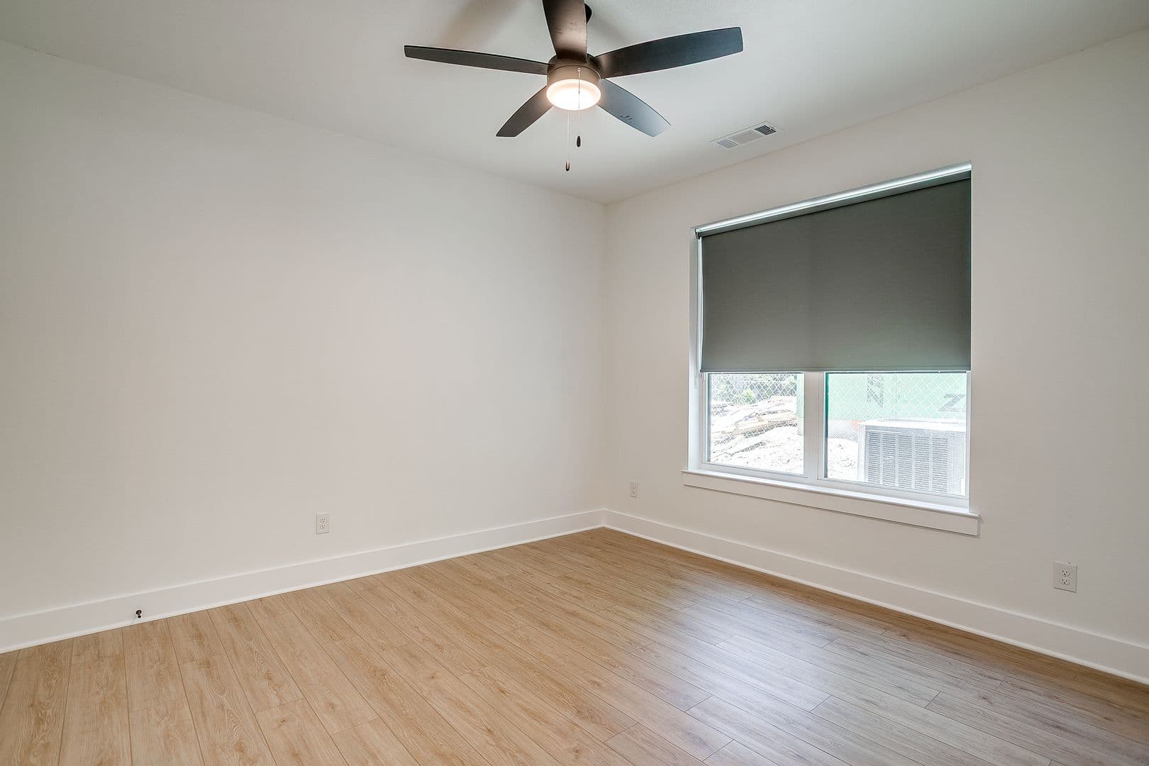 Fort Worth Apartment: 2347 Benbrook Blvd