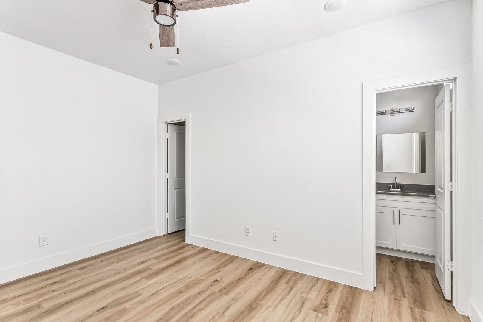 Fort Worth Apartment: 2505 Benbrook Blvd