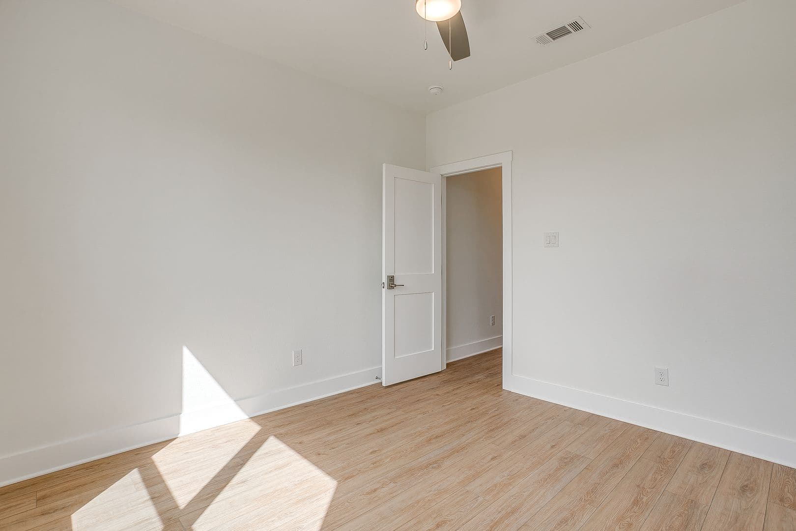 Fort Worth Apartment: 2335 Benbrook Blvd