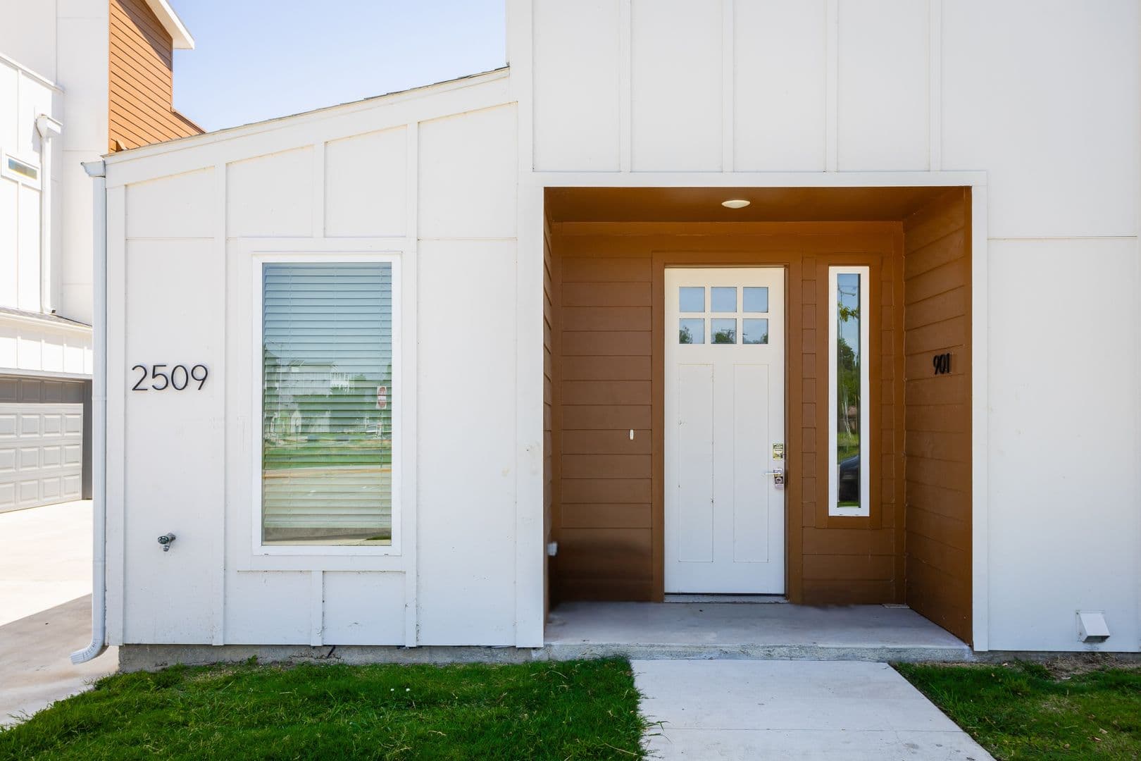 Fort Worth Apartment: 2509 Benbrook Blvd