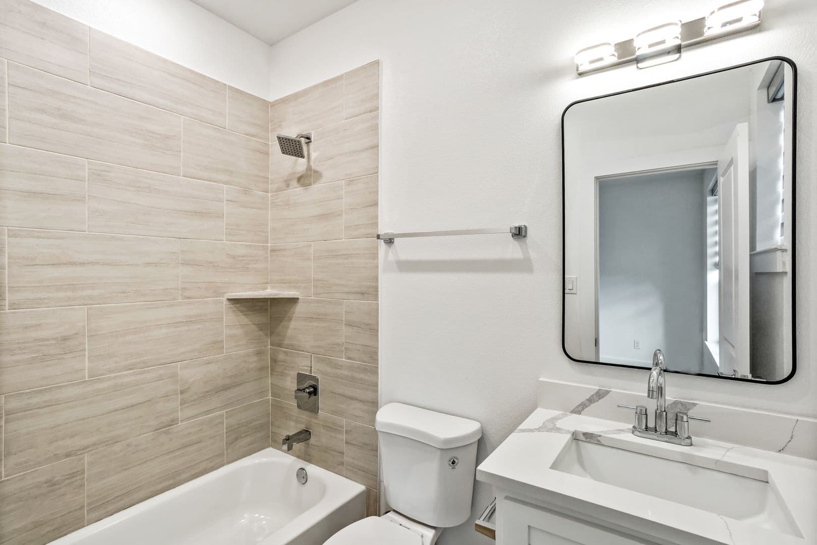 Fort Worth Apartment: 2400 Benbrook Dr
