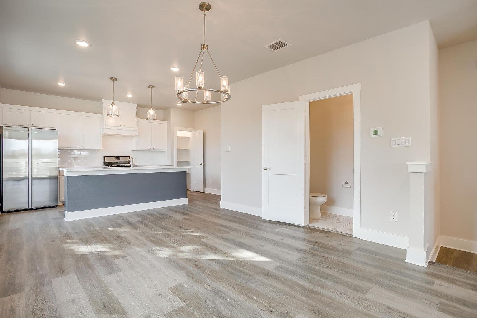 Fort Worth Apartment: 2323 Benbrook Blvd