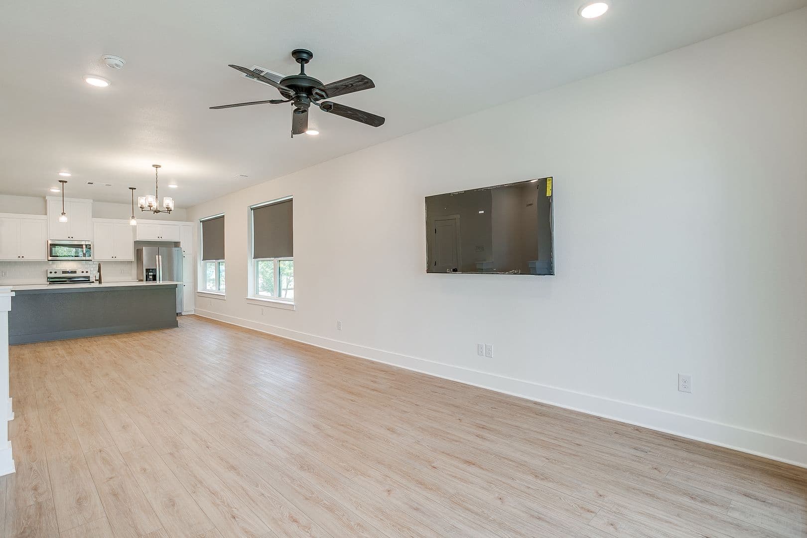 Fort Worth Apartment: 2347 Benbrook Blvd