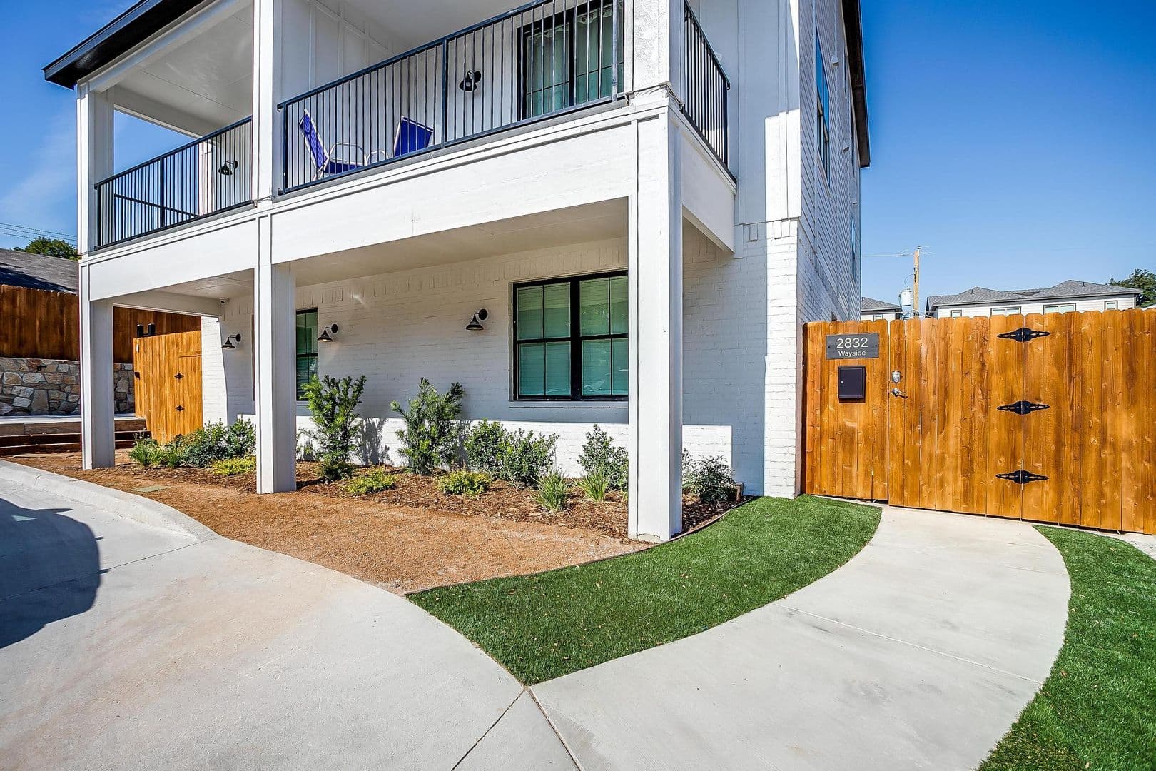 Fort Worth Apartment: 2832 Wayside Ave