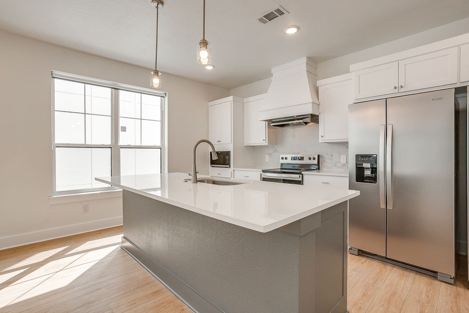 Fort Worth Apartment: 2335 Benbrook Blvd