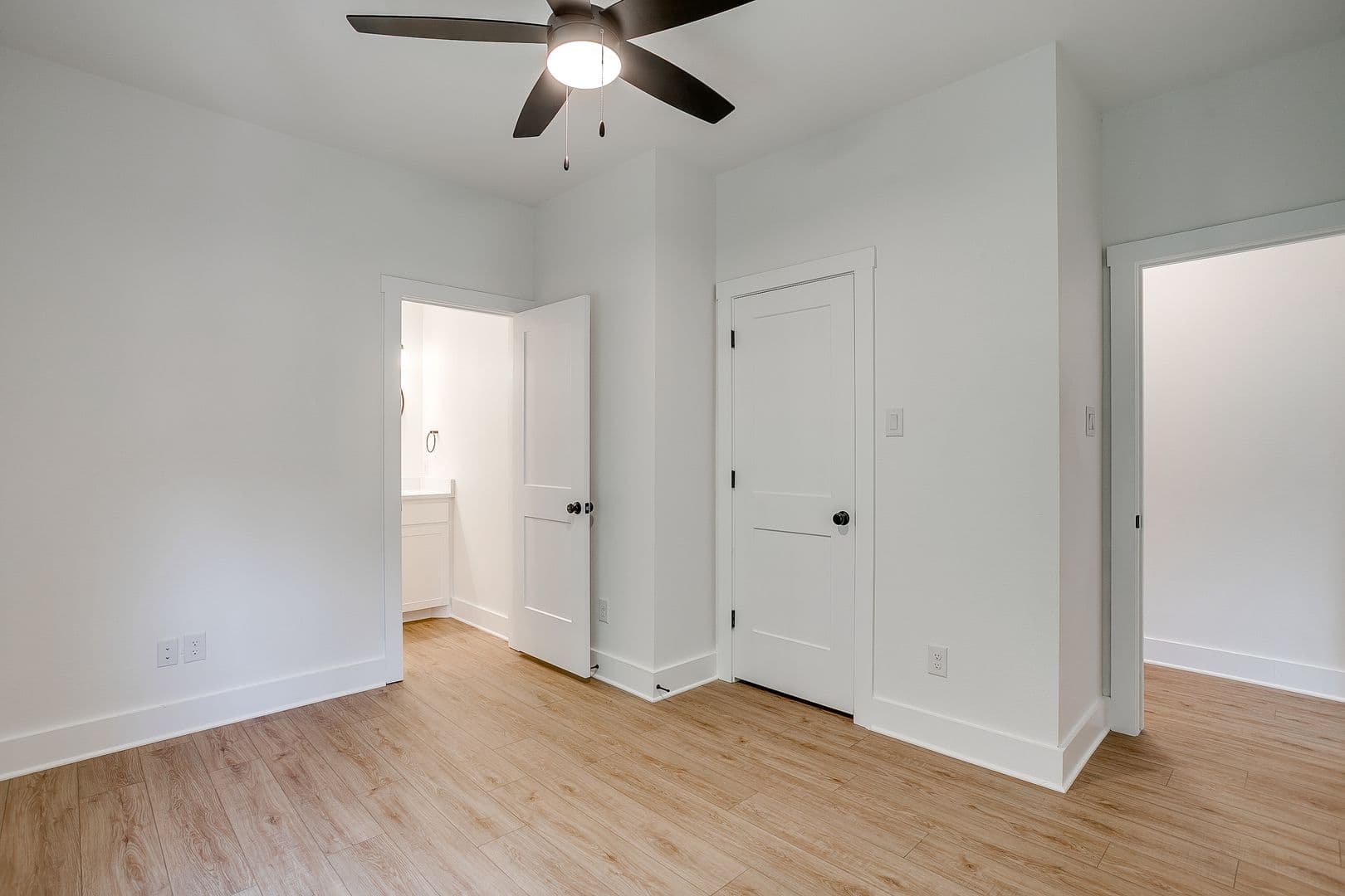 Fort Worth Apartment: 2347 Benbrook Blvd