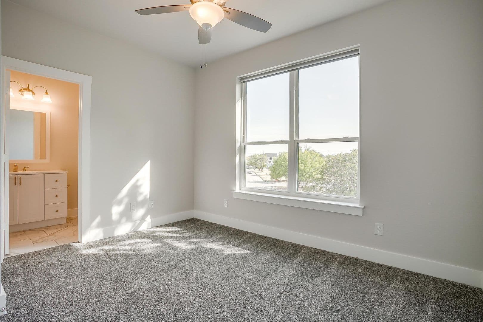 Fort Worth Apartment: 2321 Benbrook Blvd