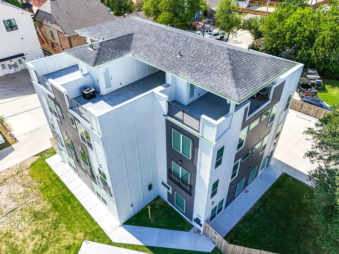 Fort Worth Apartment: 2400 Benbrook Dr