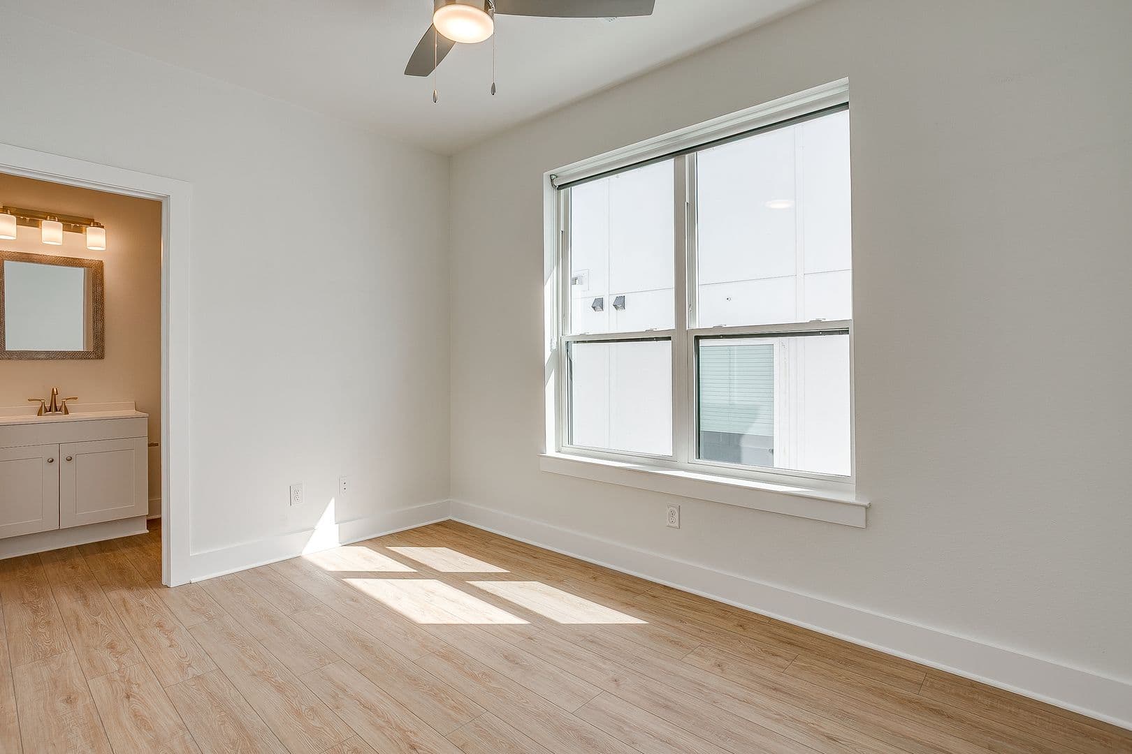 Fort Worth Apartment: 2335 Benbrook Blvd